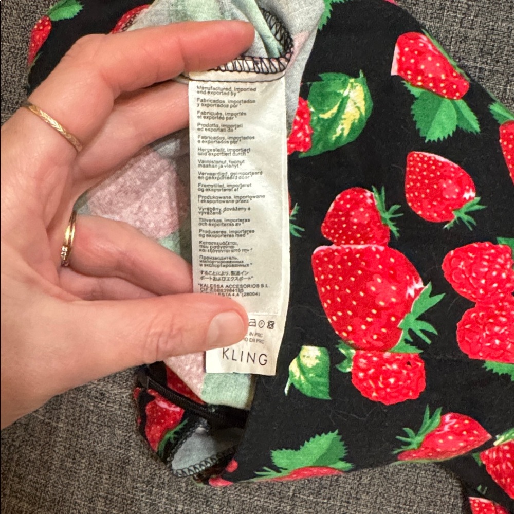 🍓 Kling Strawberry Print High-Waisted Shorts | Retro Novelty Cotton 🍓 - Picture 5 of 8